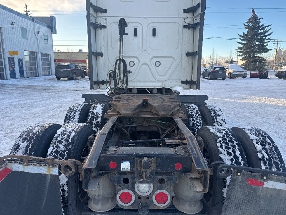 Sleeper Tractor-Heavy Duty Tractors-Freightliner-2021-T12664ST-Calgary-AB-795,011\n\t\tkm-$ 25,000 - Image 6