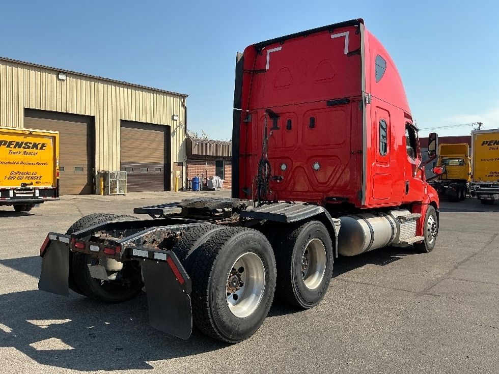 Sleeper Tractor-Heavy Duty Tractors-Freightliner-2021-T12664ST-Calgary-AB-795,744\n\t\tkm-$ 74,000 - Image 7