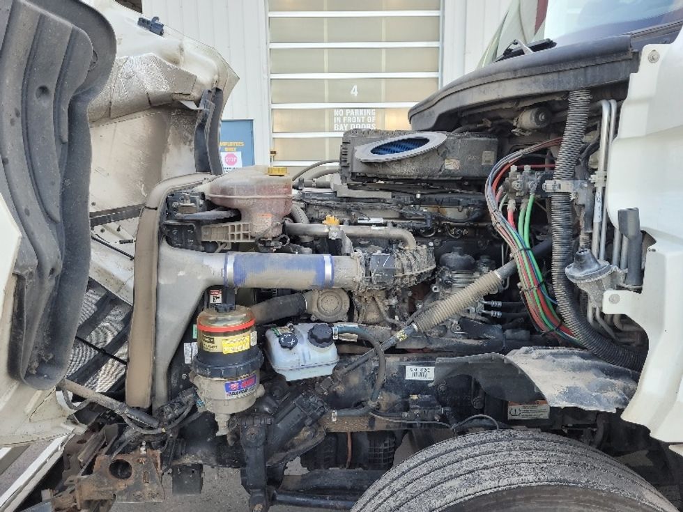 Sleeper Tractor-Heavy Duty Tractors-Freightliner-2021-T12664ST-Calgary-AB-833,772\n\t\tkm-$ 91,000 - Image 21