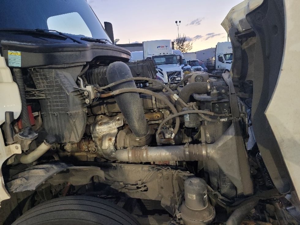Sleeper Tractor-Heavy Duty Tractors-Freightliner-2021-T12664ST-Calgary-AB-843,264\n\t\tkm-$ 89,750 - Image 20