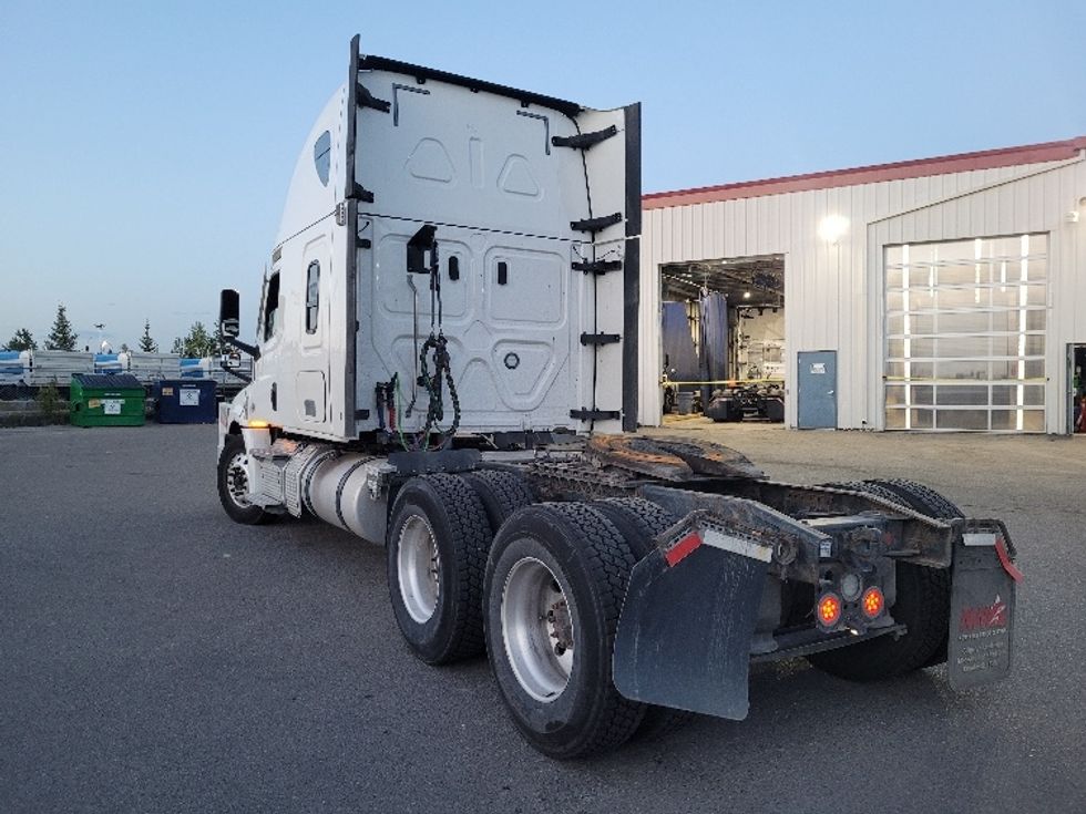 Sleeper Tractor-Heavy Duty Tractors-Freightliner-2021-T12664ST-Calgary-AB-843,264\n\t\tkm-$ 89,750 - Image 5