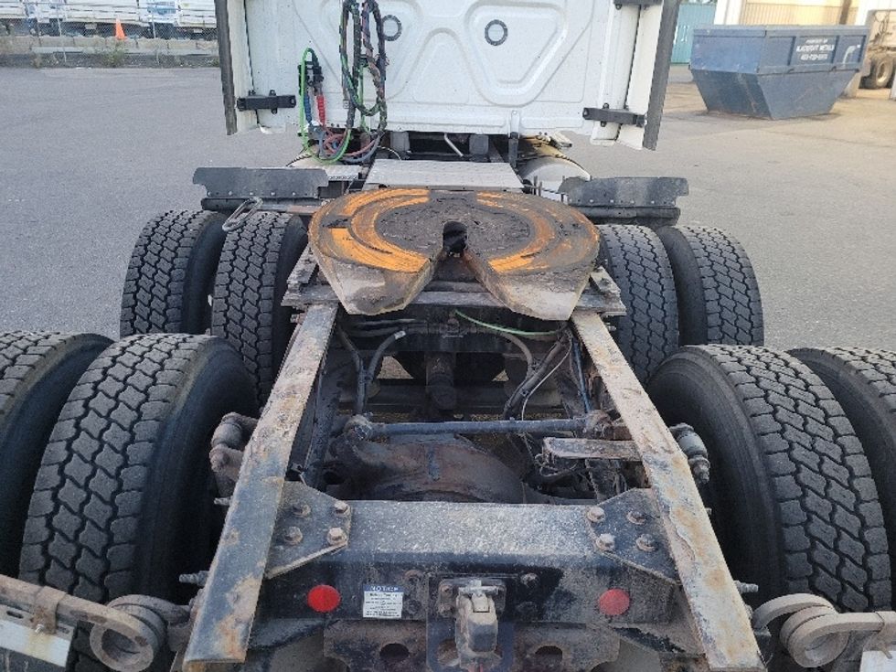 Sleeper Tractor-Heavy Duty Tractors-Freightliner-2021-T12664ST-Calgary-AB-843,264\n\t\tkm-$ 89,750 - Image 6