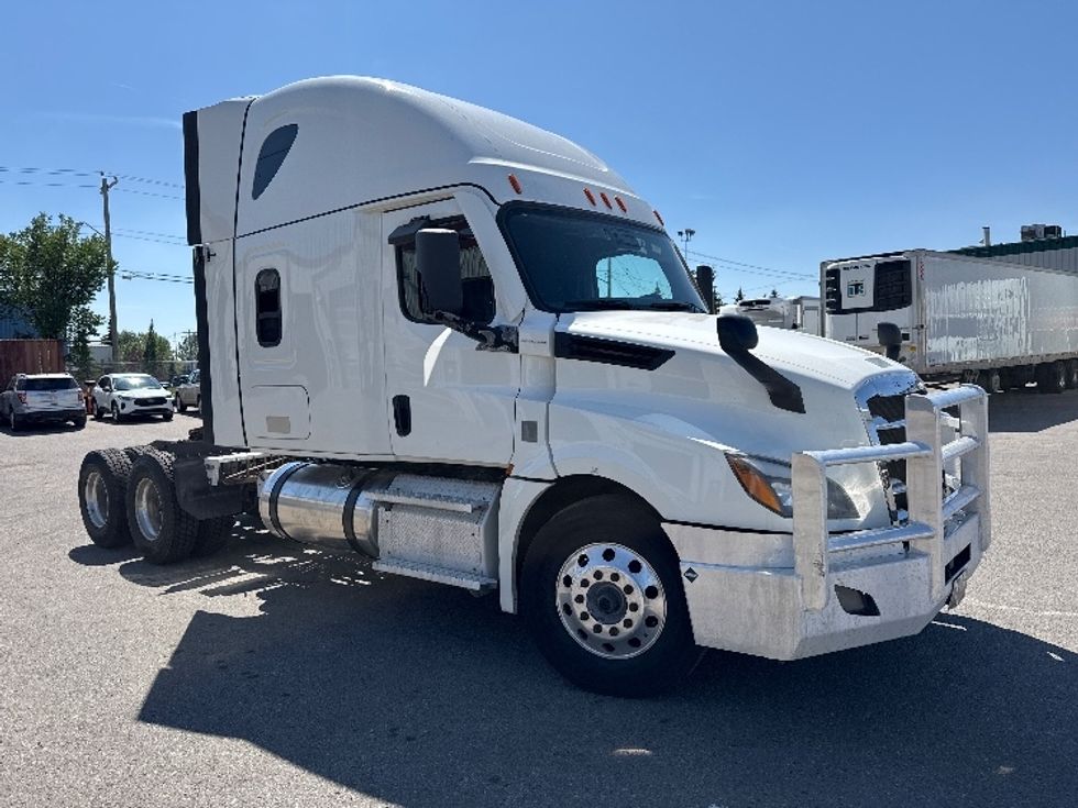 Sleeper Tractor-Heavy Duty Tractors-Freightliner-2021-T12664ST-Calgary-AB-858,266\n\t\tkm-$ 89,500 - Image 1