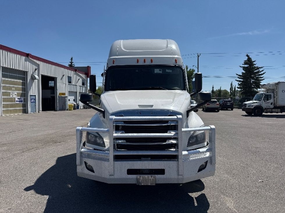 Sleeper Tractor-Heavy Duty Tractors-Freightliner-2021-T12664ST-Calgary-AB-858,266\n\t\tkm-$ 89,500 - Image 2