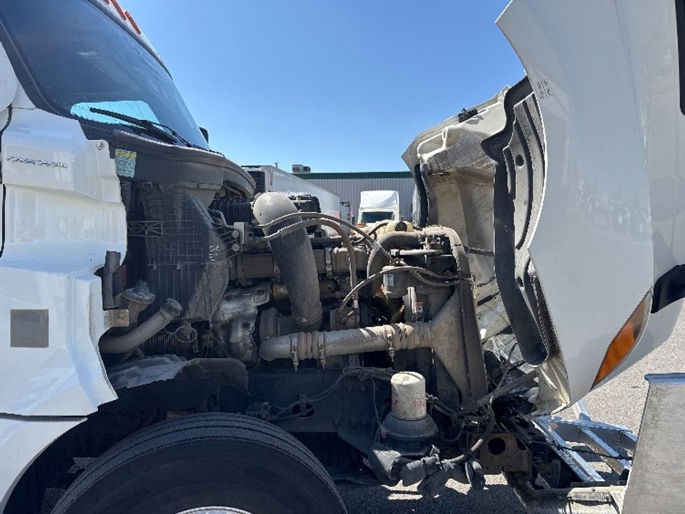 Sleeper Tractor-Heavy Duty Tractors-Freightliner-2021-T12664ST-Calgary-AB-858,266\n\t\tkm-$ 89,500 - Image 20