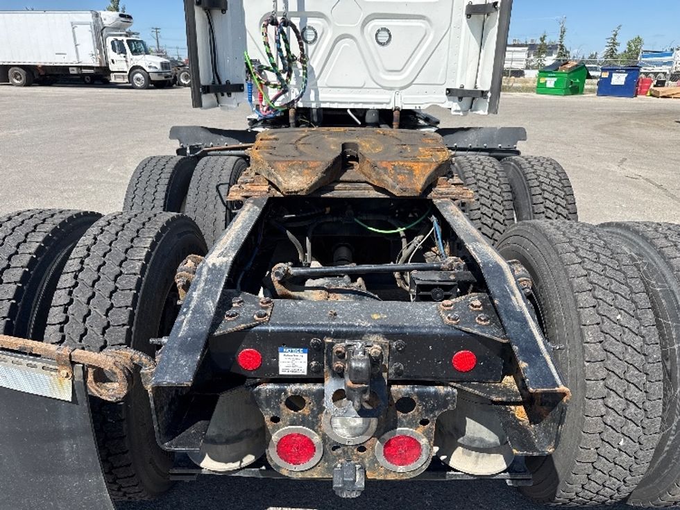 Sleeper Tractor-Heavy Duty Tractors-Freightliner-2021-T12664ST-Calgary-AB-858,266\n\t\tkm-$ 89,500 - Image 6