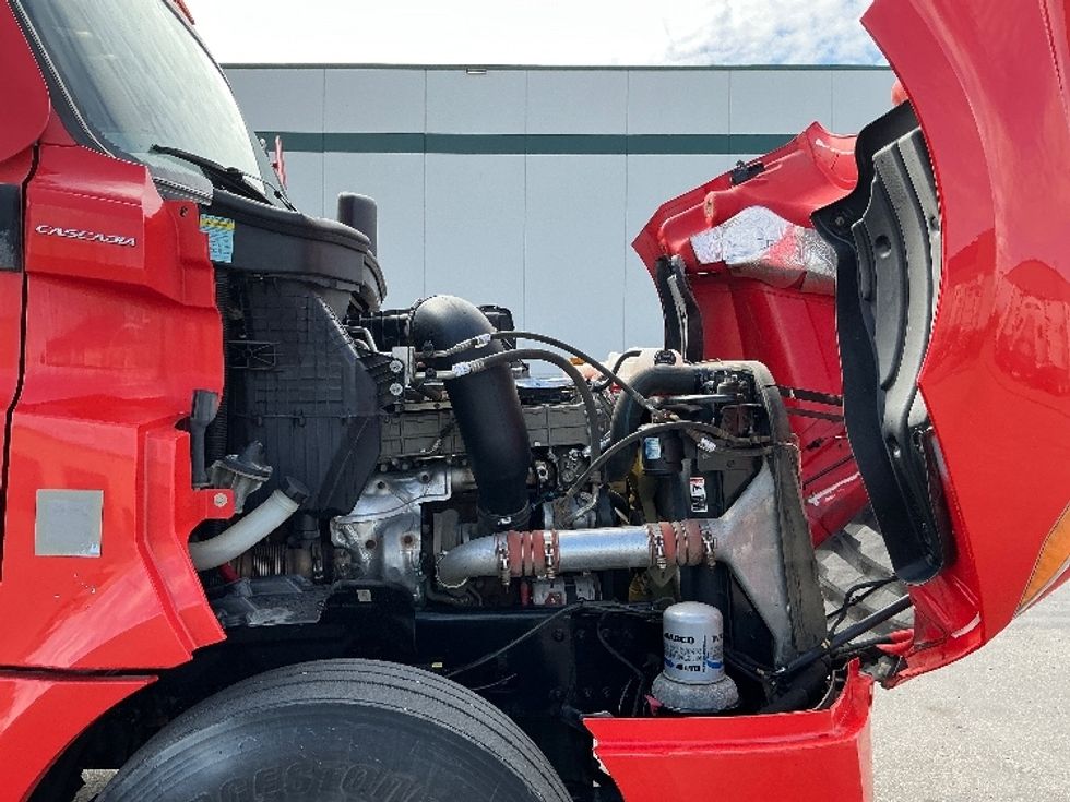Sleeper Tractor-Heavy Duty Tractors-Freightliner-2021-T12664ST-Calgary-AB-889,297\n\t\tkm-$ 60,500 - Image 20