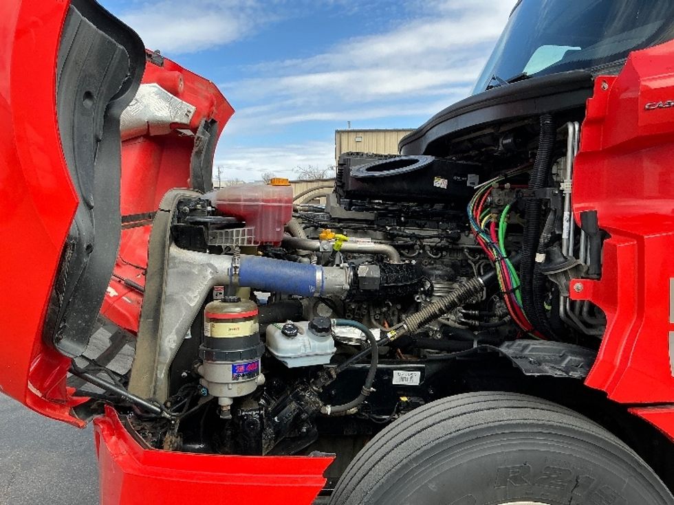Sleeper Tractor-Heavy Duty Tractors-Freightliner-2021-T12664ST-Calgary-AB-889,297\n\t\tkm-$ 60,500 - Image 21