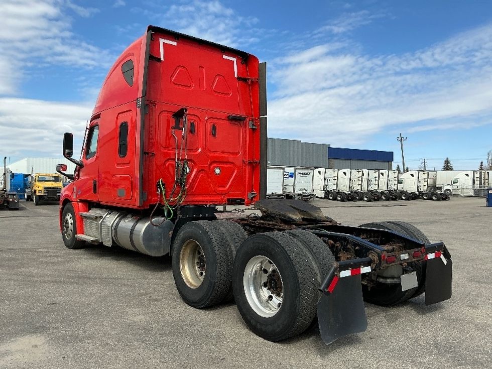 Sleeper Tractor-Heavy Duty Tractors-Freightliner-2021-T12664ST-Calgary-AB-889,297\n\t\tkm-$ 60,500 - Image 5