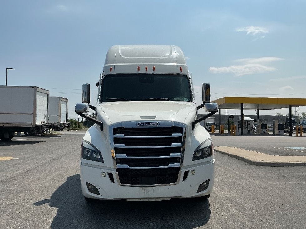 Sleeper Tractor-Heavy Duty Tractors-Freightliner-2021-T12664ST-Cambridge-ON-800,532\n\t\tkm-$ 86,500 - Image 2