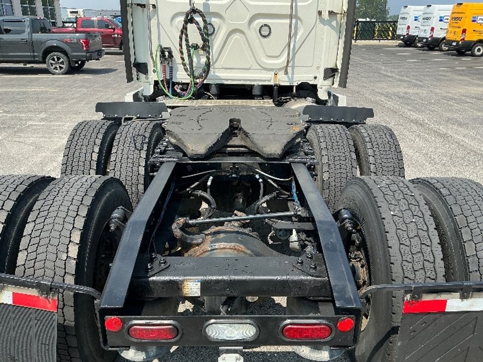 Sleeper Tractor-Heavy Duty Tractors-Freightliner-2021-T12664ST-Cambridge-ON-800,532\n\t\tkm-$ 86,500 - Image 6
