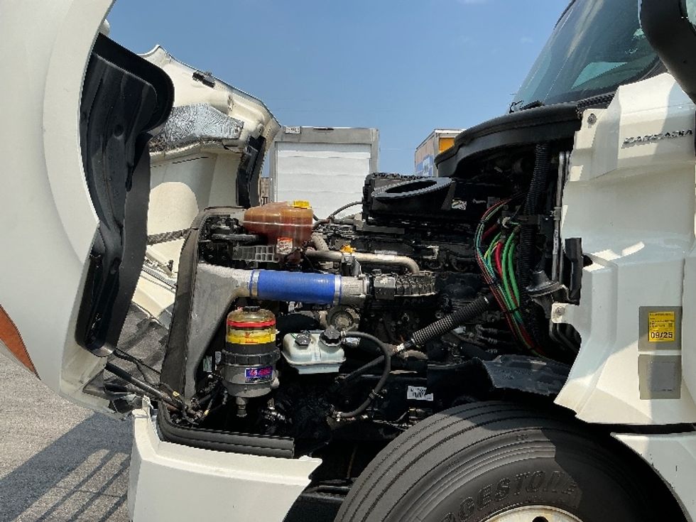 Sleeper Tractor-Heavy Duty Tractors-Freightliner-2021-T12664ST-Cambridge-ON-800,776\n\t\tkm-$ 86,500 - Image 21