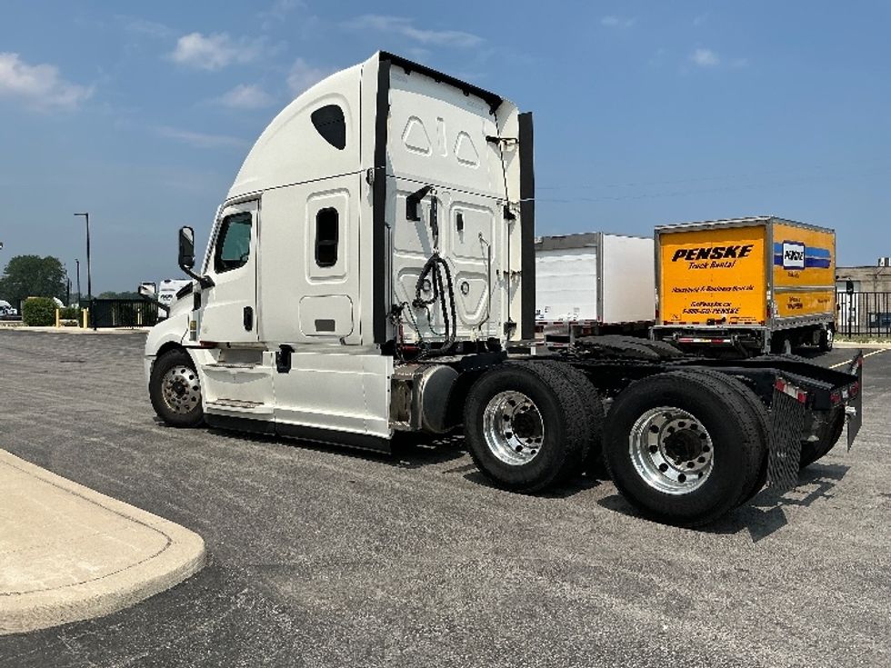 Sleeper Tractor-Heavy Duty Tractors-Freightliner-2021-T12664ST-Cambridge-ON-800,776\n\t\tkm-$ 86,500 - Image 5