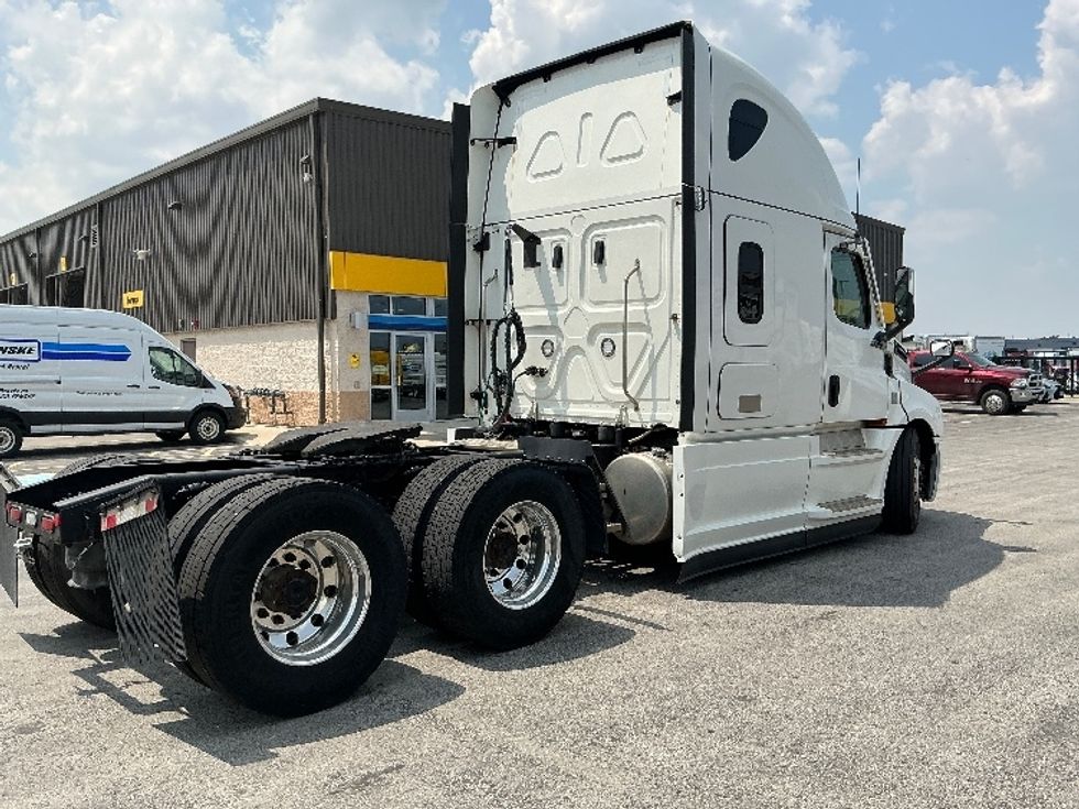 Sleeper Tractor-Heavy Duty Tractors-Freightliner-2021-T12664ST-Cambridge-ON-800,776\n\t\tkm-$ 86,500 - Image 7