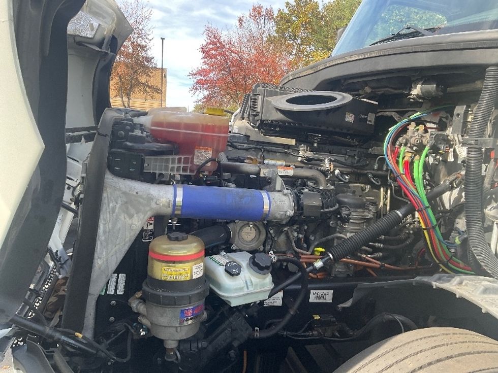 Sleeper Tractor-Heavy Duty Tractors-Freightliner-2021-T12664ST-Capitol Heights-MD-525,421\n\t\tmiles-$ 60,000 - Image 21