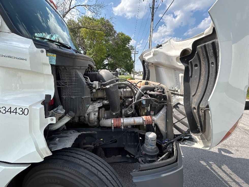 Sleeper Tractor-Heavy Duty Tractors-Freightliner-2021-T12664ST-Capitol Heights-MD-616,904\n\t\tmiles-$ 52,250 - Image 20