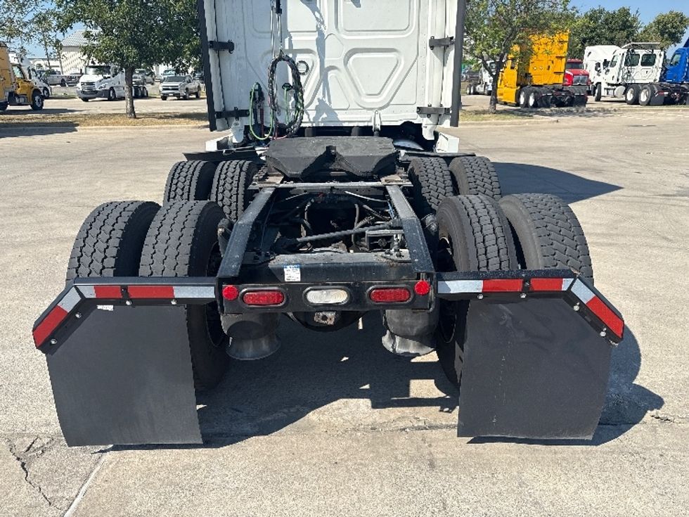 Sleeper Tractor-Heavy Duty Tractors-Freightliner-2021-T12664ST-Carrollton-TX-518,461\n\t\tmiles-$ 66,750 - Image 6