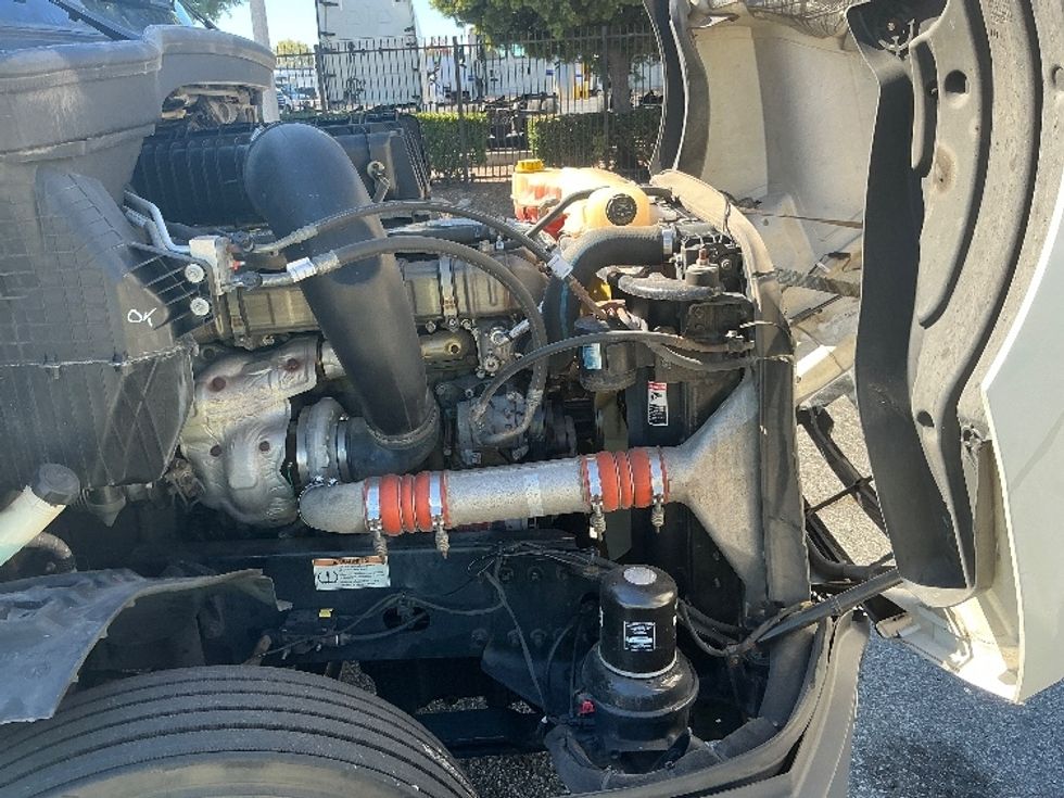 Sleeper Tractor-Heavy Duty Tractors-Freightliner-2021-T12664ST-Carson-CA-544,746\n\t\tmiles-$ 64,250 - Image 20