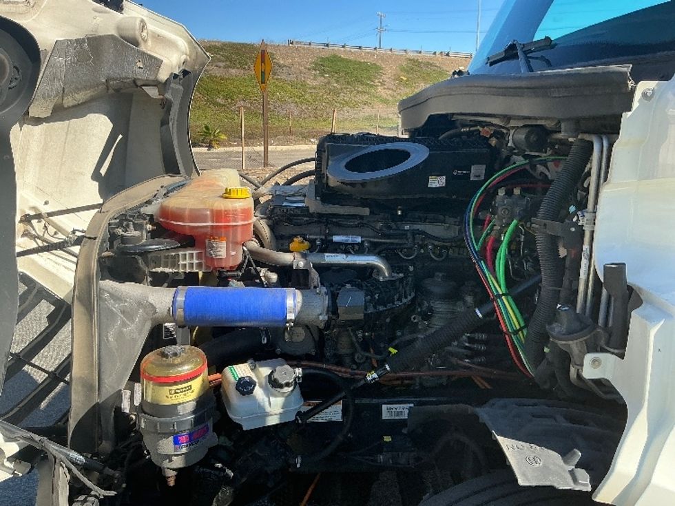 Sleeper Tractor-Heavy Duty Tractors-Freightliner-2021-T12664ST-Carson-CA-544,746\n\t\tmiles-$ 64,250 - Image 21