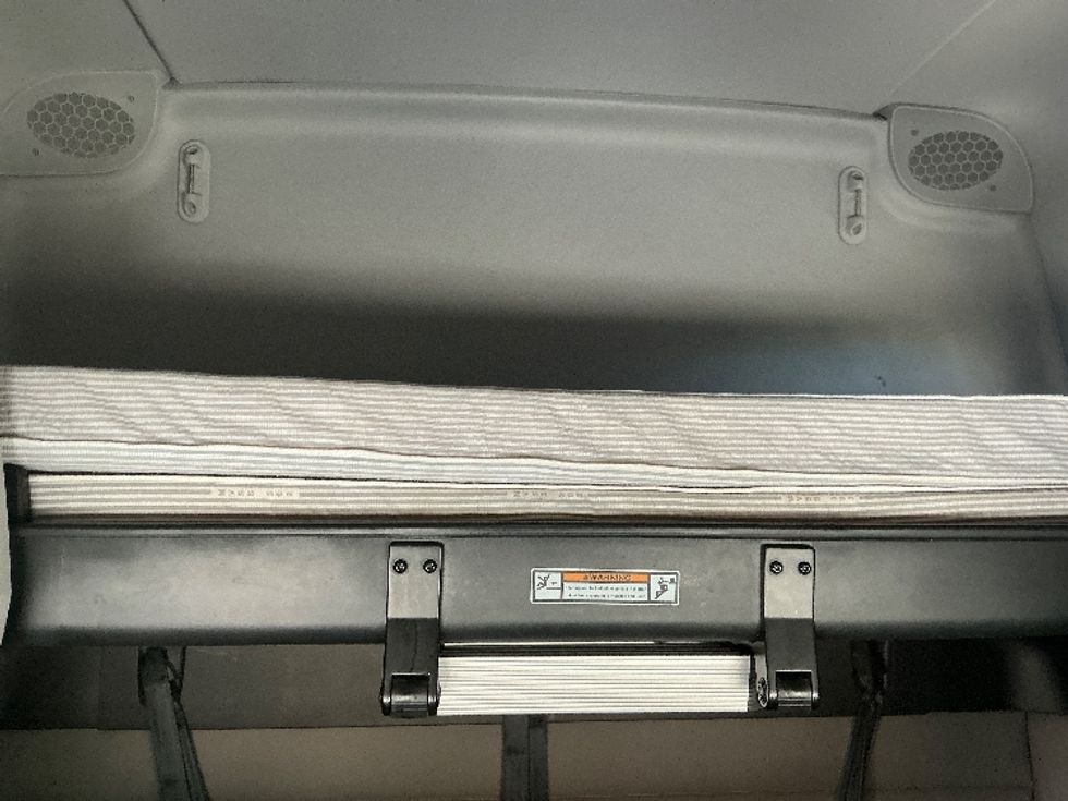 Sleeper Tractor-Heavy Duty Tractors-Freightliner-2021-T12664ST-Carson-CA-544,746\n\t\tmiles-$ 64,250 - Image 22