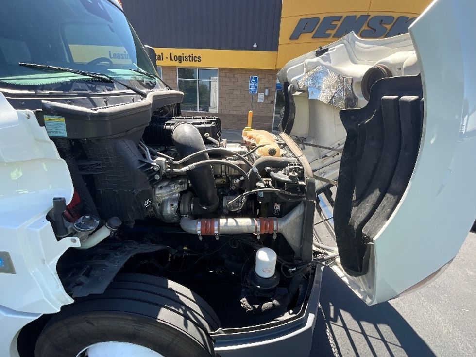 Sleeper Tractor-Heavy Duty Tractors-Freightliner-2021-T12664ST-Carson-CA-558,666\n\t\tmiles-$ 65,250 - Image 20