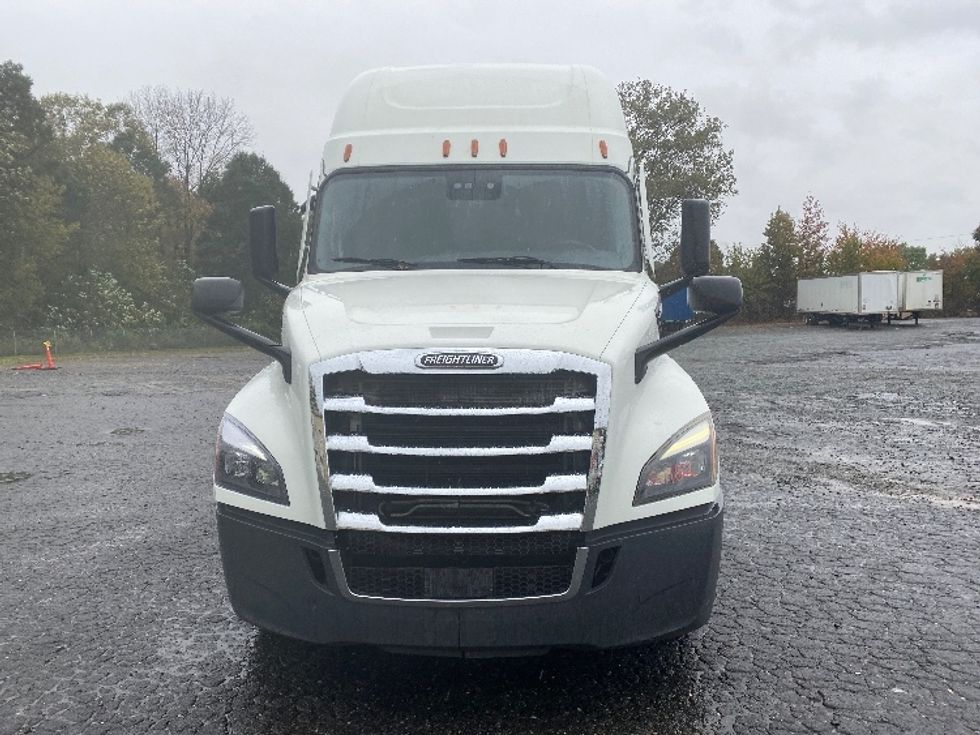 Sleeper Tractor-Heavy Duty Tractors-Freightliner-2021-T12664ST-Charlotte-NC-321,642\n\t\tmiles-$ 80,250 - Image 2
