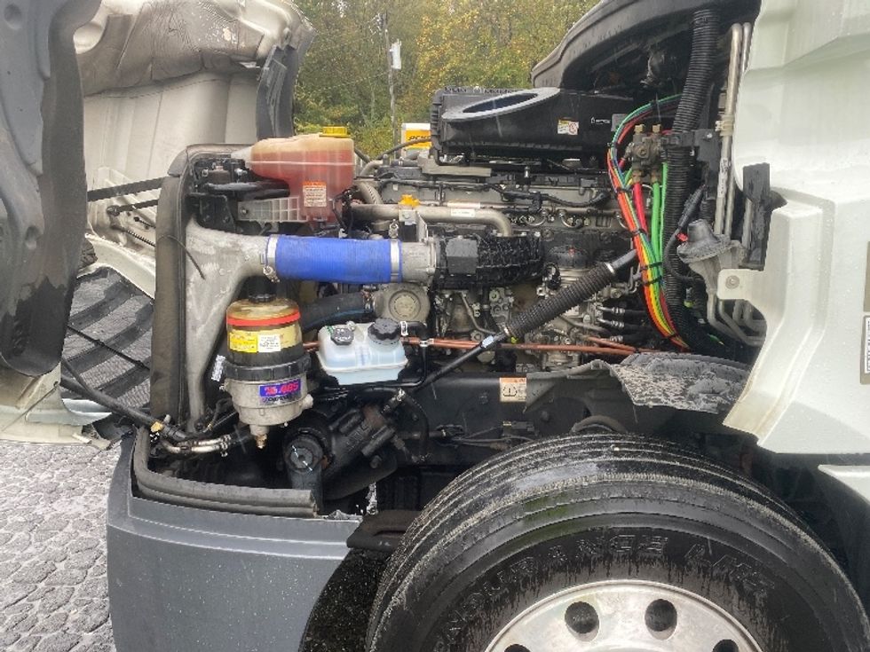 Sleeper Tractor-Heavy Duty Tractors-Freightliner-2021-T12664ST-Charlotte-NC-321,642\n\t\tmiles-$ 80,250 - Image 21