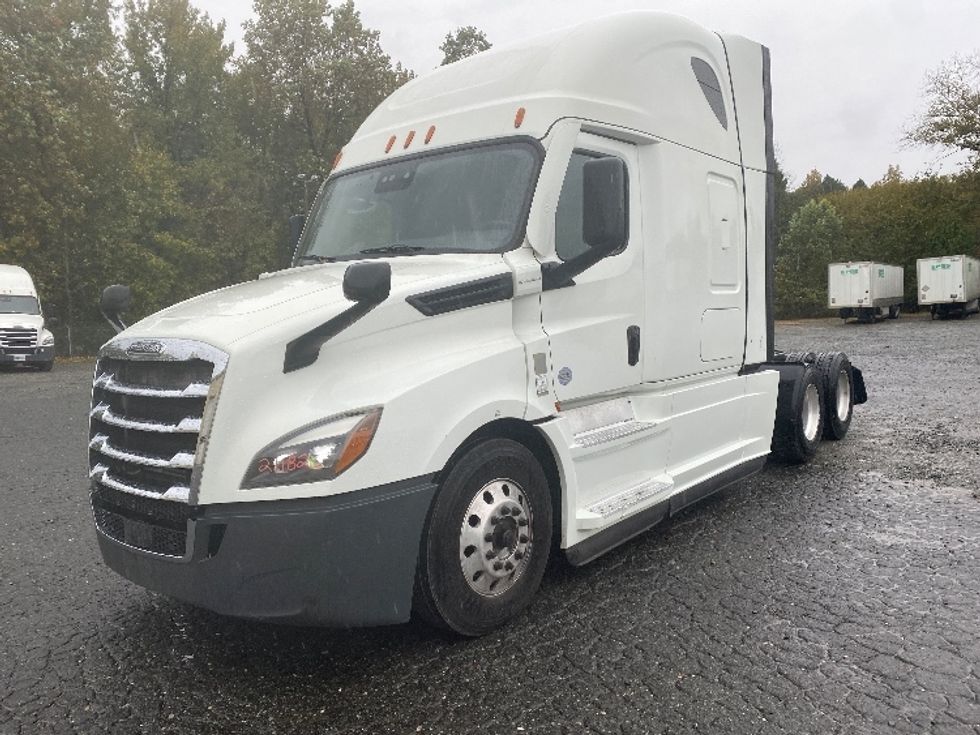 Sleeper Tractor-Heavy Duty Tractors-Freightliner-2021-T12664ST-Charlotte-NC-321,642\n\t\tmiles-$ 80,250 - Image 3