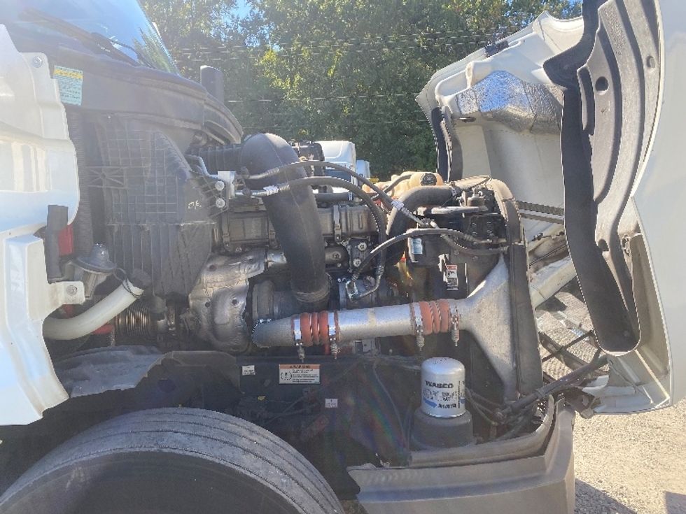 Sleeper Tractor-Heavy Duty Tractors-Freightliner-2021-T12664ST-Charlotte-NC-349,573\n\t\tmiles-$ 79,500 - Image 20