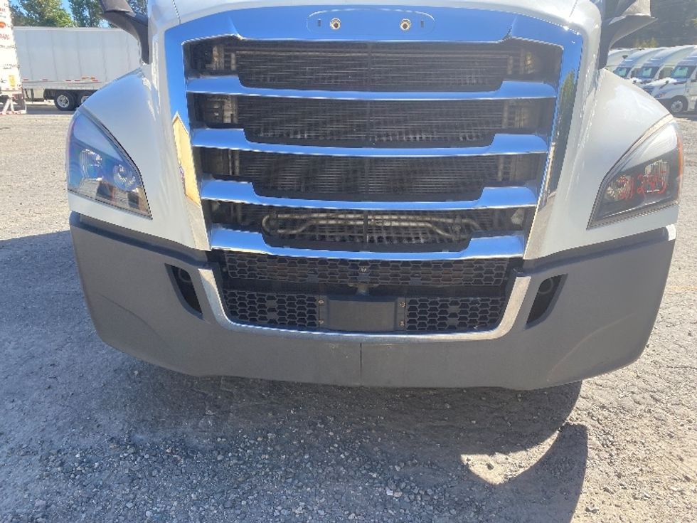 Sleeper Tractor-Heavy Duty Tractors-Freightliner-2021-T12664ST-Charlotte-NC-349,573\n\t\tmiles-$ 79,500 - Image 24