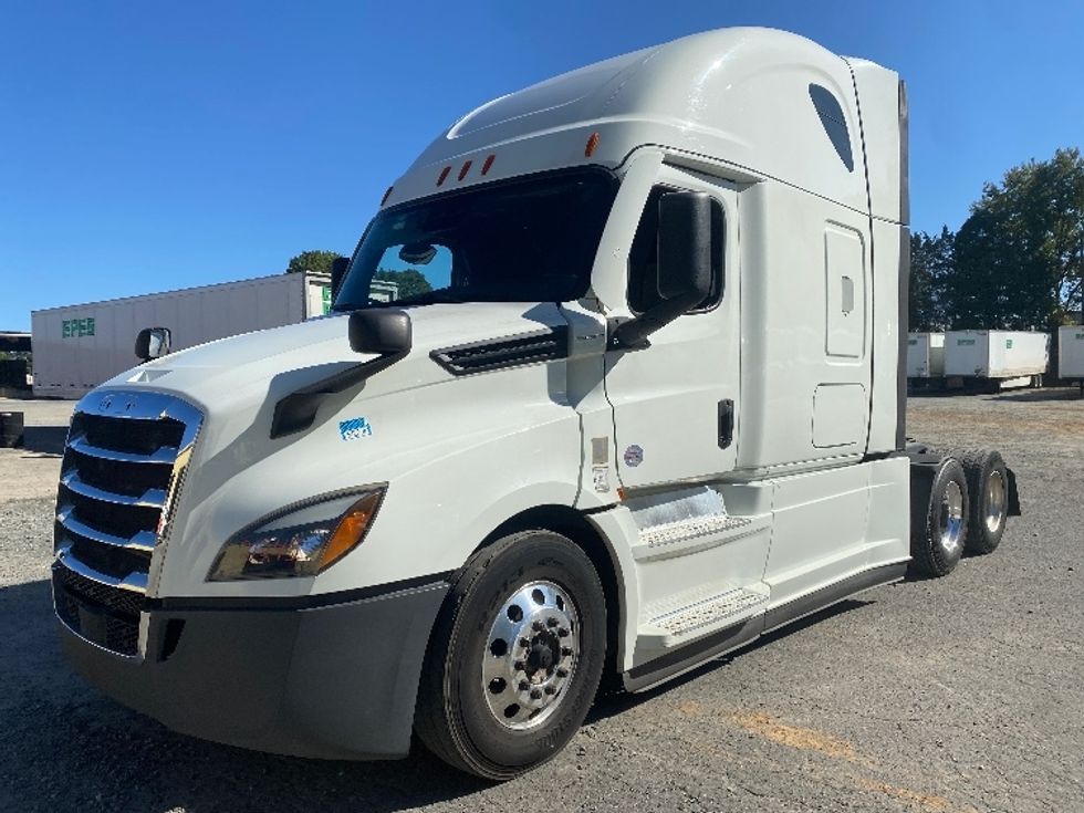 Sleeper Tractor-Heavy Duty Tractors-Freightliner-2021-T12664ST-Charlotte-NC-349,573\n\t\tmiles-$ 79,500 - Image 3