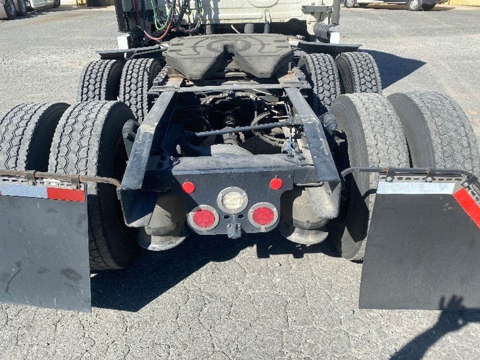 Sleeper Tractor-Heavy Duty Tractors-Freightliner-2021-T12664ST-Charlotte-NC-349,573\n\t\tmiles-$ 79,500 - Image 6