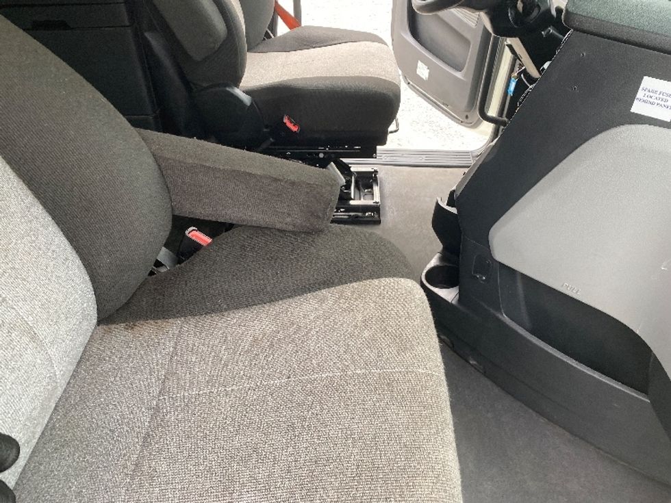 Sleeper Tractor-Heavy Duty Tractors-Freightliner-2021-T12664ST-Charlotte-NC-363,782\n\t\tmiles-$ 77,500 - Image 15