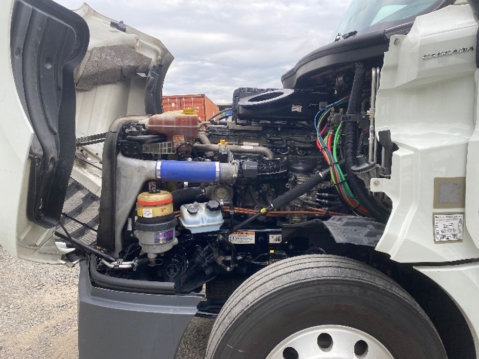 Sleeper Tractor-Heavy Duty Tractors-Freightliner-2021-T12664ST-Charlotte-NC-363,782\n\t\tmiles-$ 77,500 - Image 21