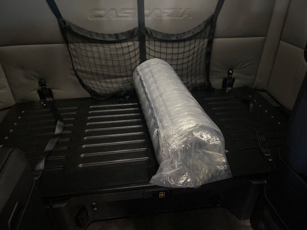 Sleeper Tractor-Heavy Duty Tractors-Freightliner-2021-T12664ST-Charlotte-NC-367,294\n\t\tmiles-$ 78,250 - Image 16