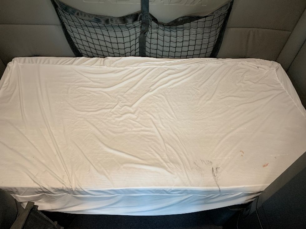 Sleeper Tractor-Heavy Duty Tractors-Freightliner-2021-T12664ST-Charlotte-NC-372,106\n\t\tmiles-$ 77,750 - Image 17