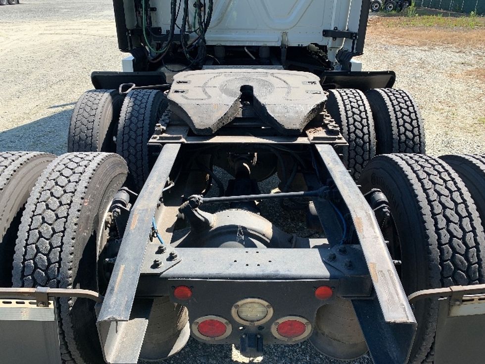 Sleeper Tractor-Heavy Duty Tractors-Freightliner-2021-T12664ST-Charlotte-NC-372,106\n\t\tmiles-$ 77,750 - Image 6