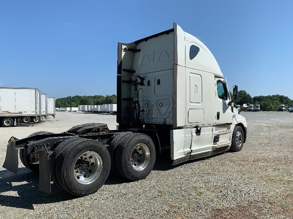 Sleeper Tractor-Heavy Duty Tractors-Freightliner-2021-T12664ST-Charlotte-NC-372,106\n\t\tmiles-$ 77,750 - Image 7