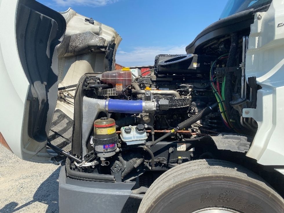 Sleeper Tractor-Heavy Duty Tractors-Freightliner-2021-T12664ST-Charlotte-NC-385,331\n\t\tmiles-$ 76,750 - Image 21