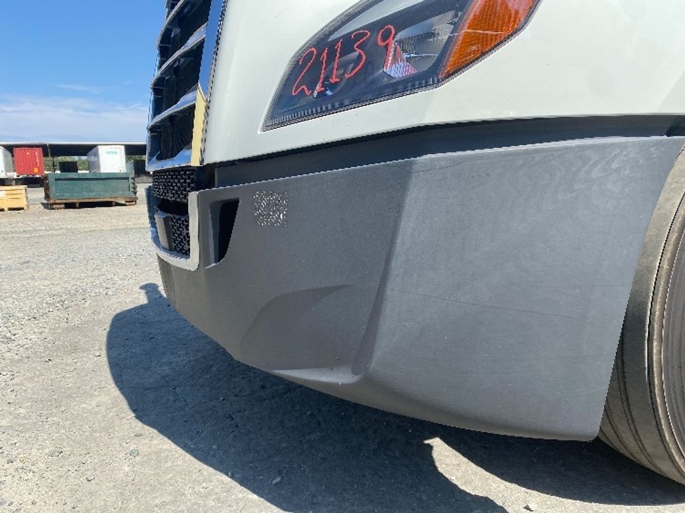 Sleeper Tractor-Heavy Duty Tractors-Freightliner-2021-T12664ST-Charlotte-NC-385,331\n\t\tmiles-$ 76,750 - Image 25