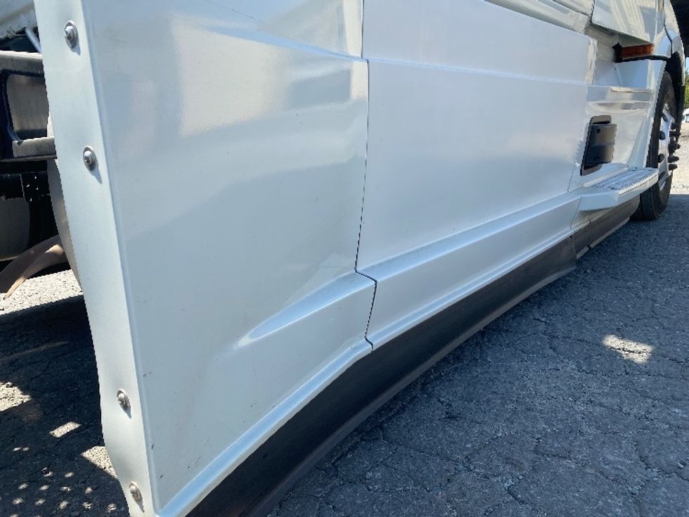 Sleeper Tractor-Heavy Duty Tractors-Freightliner-2021-T12664ST-Charlotte-NC-385,331\n\t\tmiles-$ 76,750 - Image 29