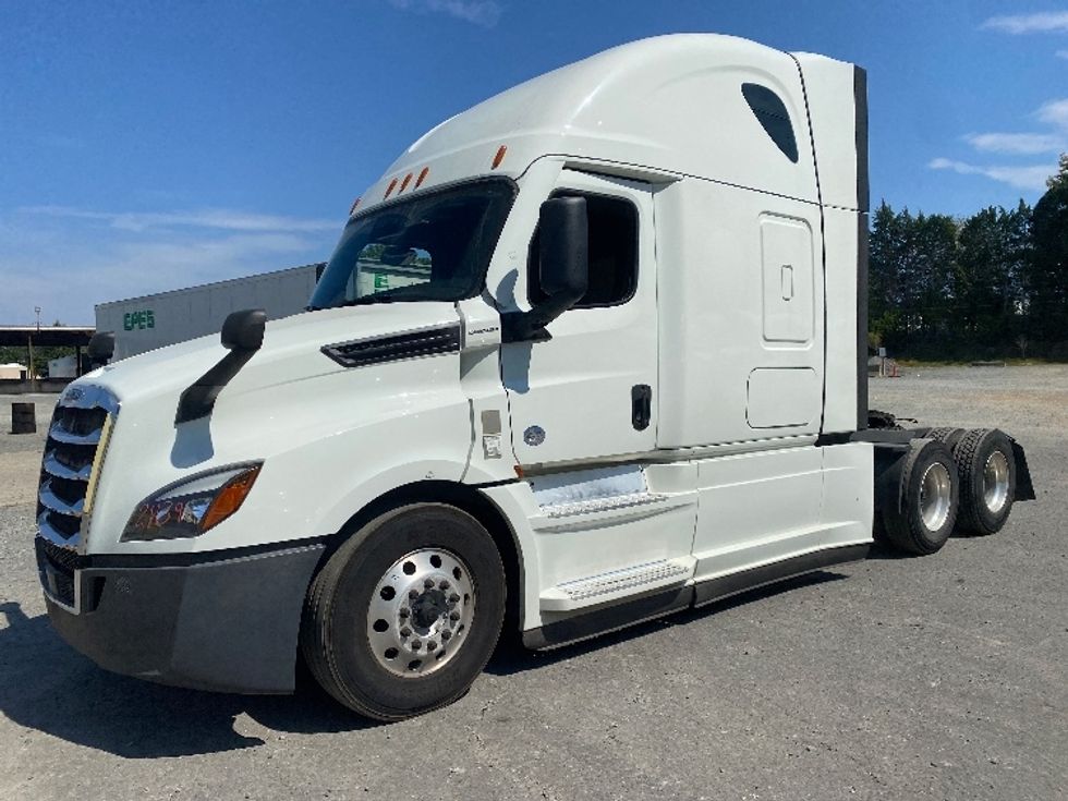 Sleeper Tractor-Heavy Duty Tractors-Freightliner-2021-T12664ST-Charlotte-NC-385,331\n\t\tmiles-$ 76,750 - Image 3