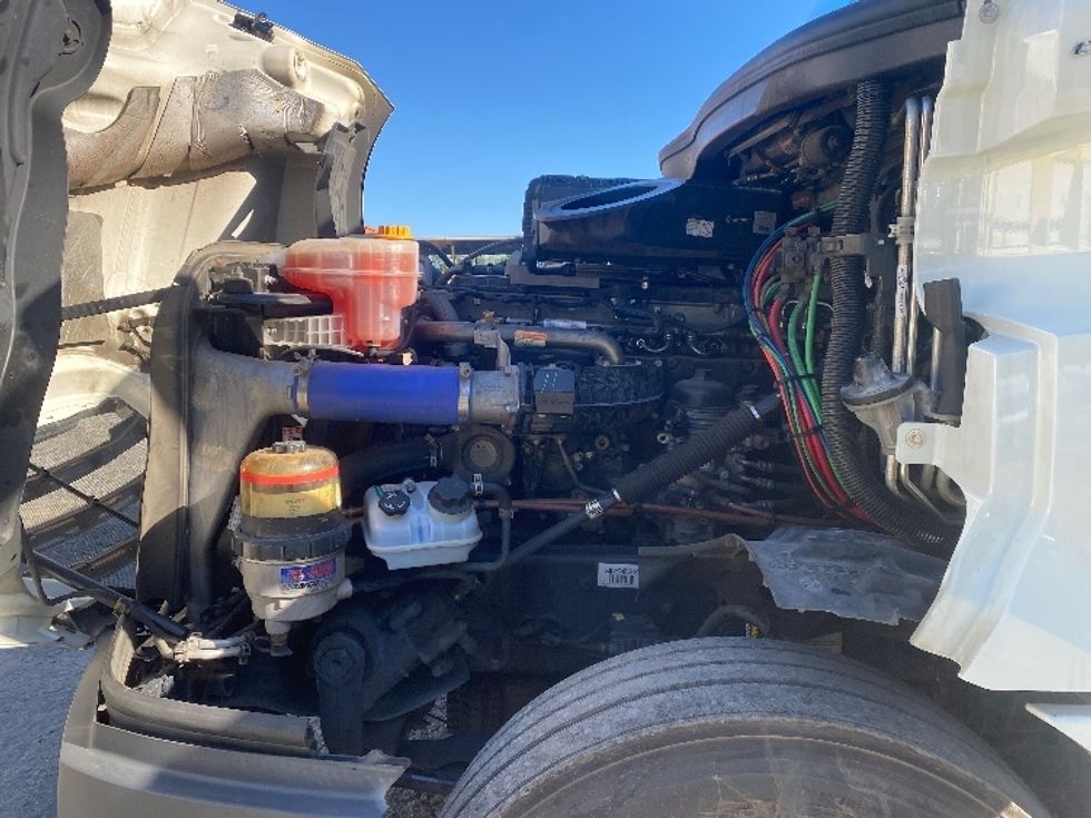 Sleeper Tractor-Heavy Duty Tractors-Freightliner-2021-T12664ST-Charlotte-NC-390,712\n\t\tmiles-$ 76,250 - Image 21