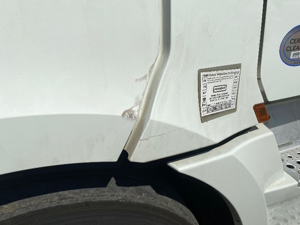 Sleeper Tractor-Heavy Duty Tractors-Freightliner-2021-T12664ST-Charlotte-NC-403,907\n\t\tmiles-$ 75,250 - Image 25