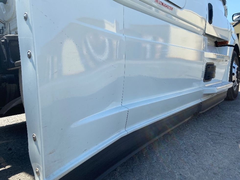 Sleeper Tractor-Heavy Duty Tractors-Freightliner-2021-T12664ST-Charlotte-NC-403,907\n\t\tmiles-$ 75,250 - Image 28