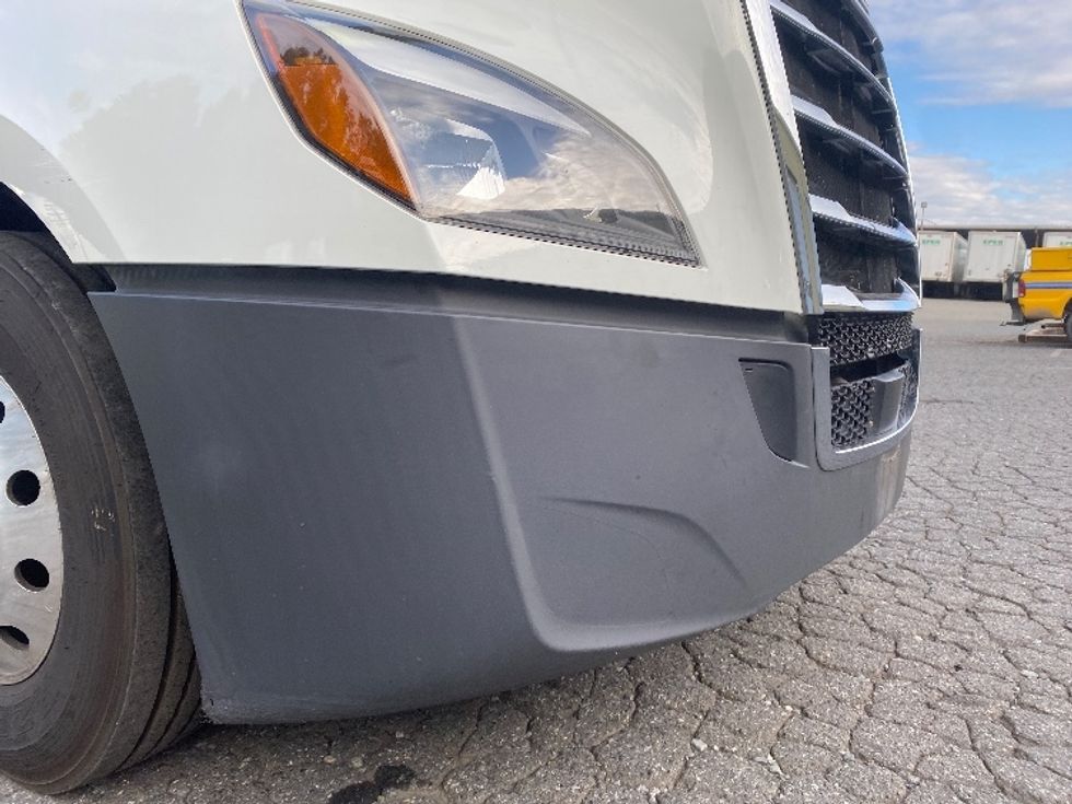 Sleeper Tractor-Heavy Duty Tractors-Freightliner-2021-T12664ST-Charlotte-NC-414,718\n\t\tmiles-$ 74,500 - Image 25