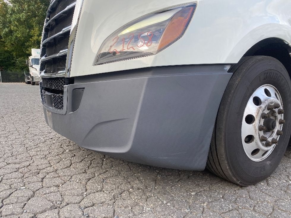 Sleeper Tractor-Heavy Duty Tractors-Freightliner-2021-T12664ST-Charlotte-NC-414,718\n\t\tmiles-$ 74,500 - Image 26