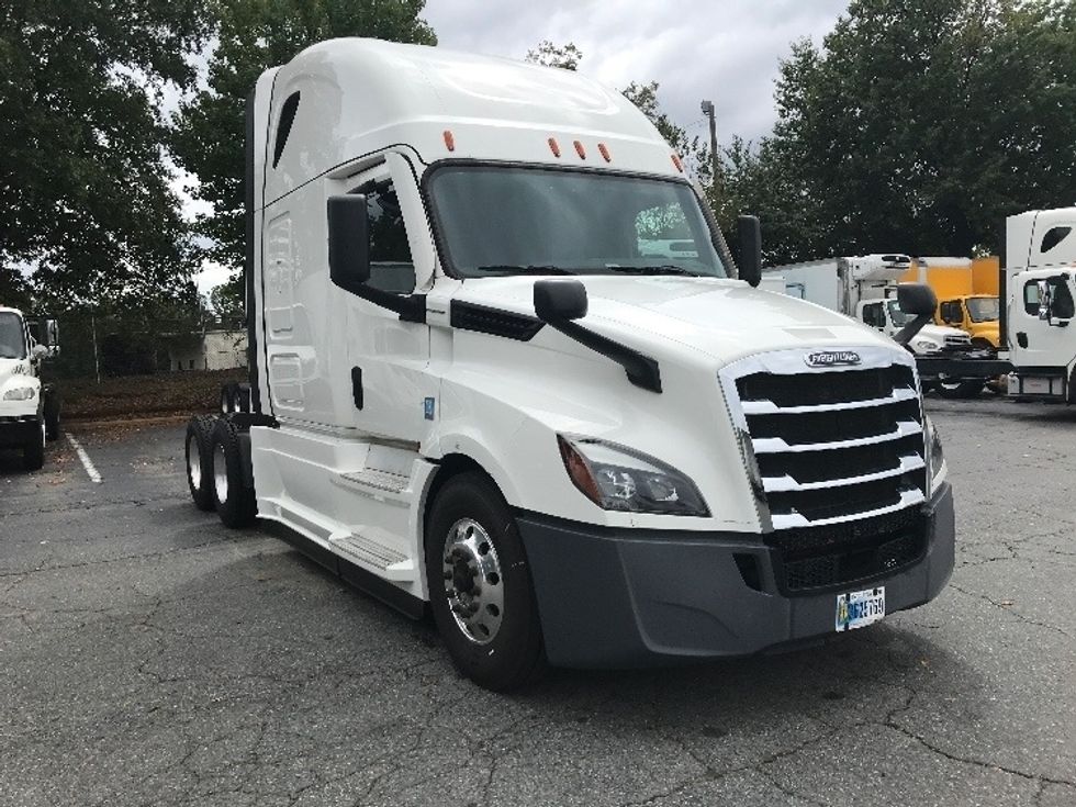 Sleeper Tractor-Heavy Duty Tractors-Freightliner-2021-T12664ST-Charlotte-NC-468,863\n\t\tmiles-$ 63,500 - Image 1