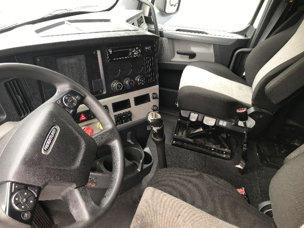 Sleeper Tractor-Heavy Duty Tractors-Freightliner-2021-T12664ST-Charlotte-NC-468,863\n\t\tmiles-$ 63,500 - Image 10