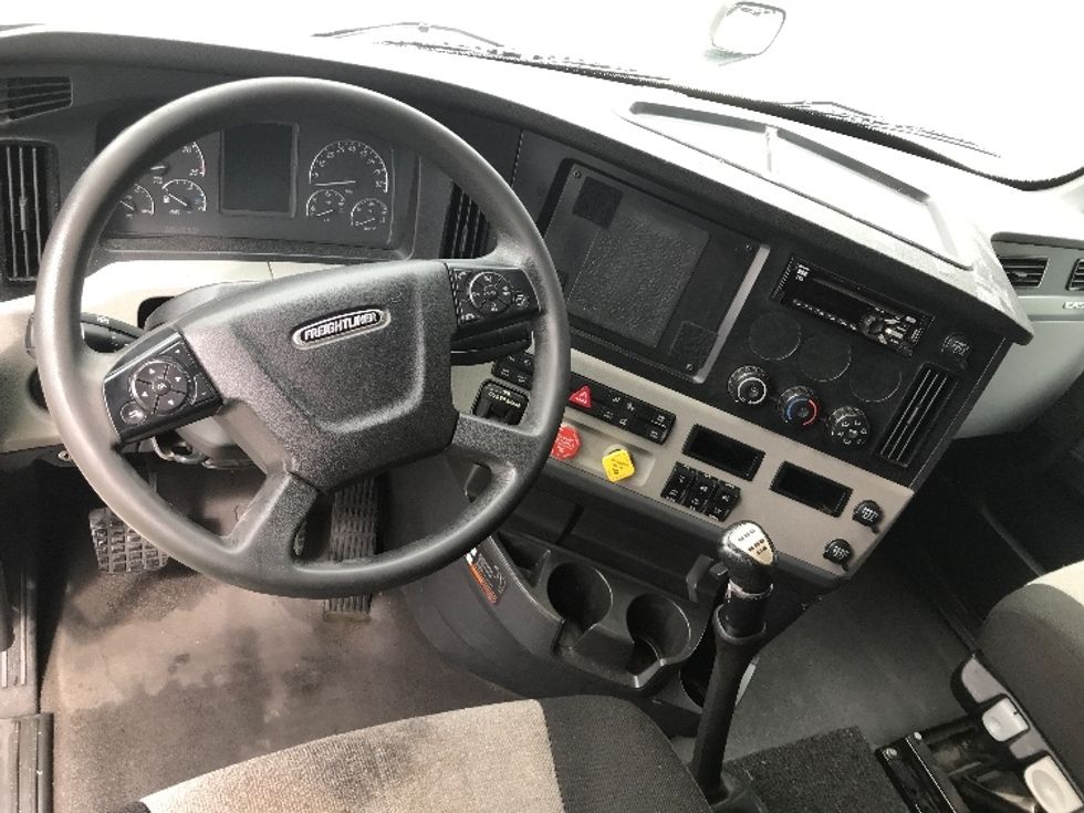 Sleeper Tractor-Heavy Duty Tractors-Freightliner-2021-T12664ST-Charlotte-NC-468,863\n\t\tmiles-$ 63,500 - Image 11